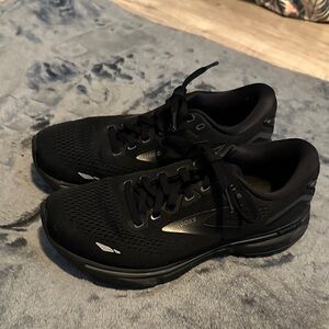 Brooks Women’s Black and Gray Brooks Running Shoes